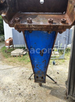 Online árverés:   BOURACÍ KLADIVO LST HM 720