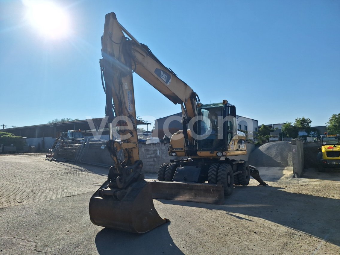 Online aukce: CATERPILLAR  M315D 4X4