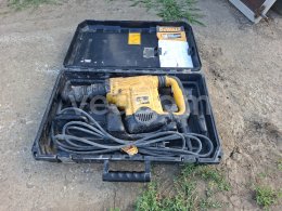 Online aukce:   DEWALT D25831