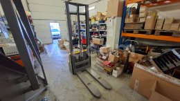 Online aukce: JUNGHEINRICH  AMC 12