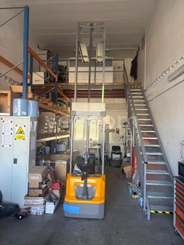 Online aukce: JUNGHEINRICH  AMC 12