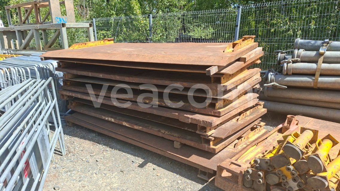 Online aukce:   5 KS PAŽICÍCH BOXŮ KVL 3000 × 1500 MM + ROZPĚRY