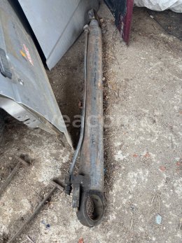 Online aukce:   HYDRAULICKÉ VALCE 2 KUSY