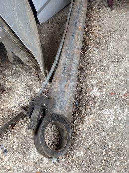 Online aukce:   HYDRAULICKÉ VALCE 2 KUSY