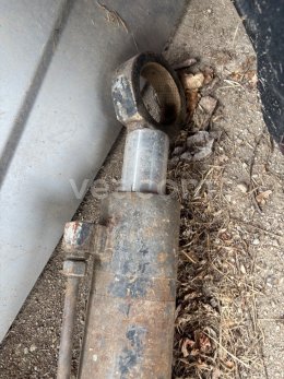 Online aukce:   HYDRAULICKÉ VALCE 2 KUSY