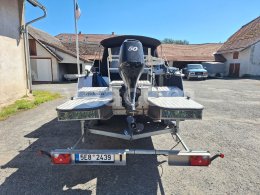 Online aukce:   TTH EASYROLLER + ARYNBOATS JOY 700
