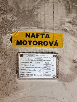 Online aukce:   NÁDRŽ NA MOTOROVÚ NAFTU