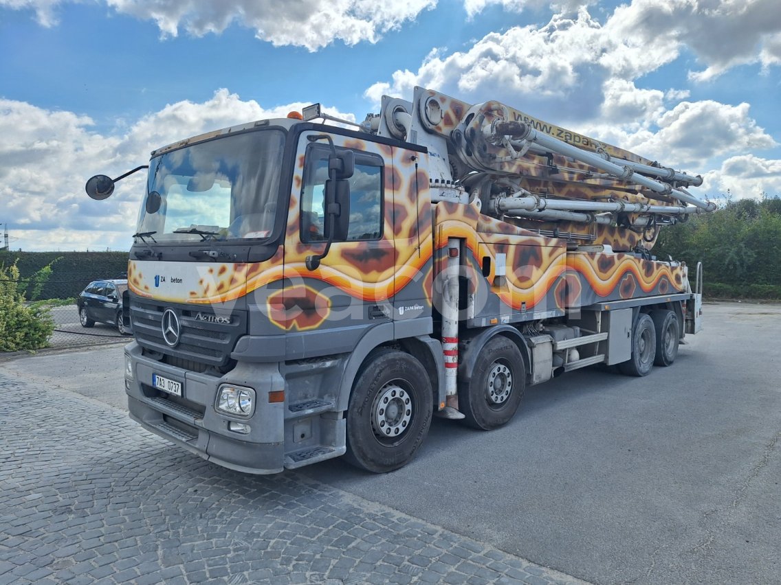Online aukce: MB  ACTROS 3341 8X4 + PUTZMEISTER M 46