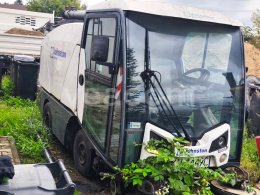 Online aukce: JOHNSTON  142A 101T SWEEPERS