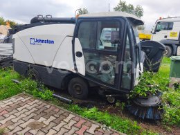 Online aukce: JOHNSTON  142A 101T SWEEPERS