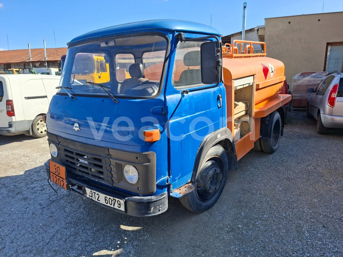 Online aukce: AVIA  A 30 CISTERNA
