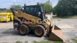 Online aukce: CATERPILLAR  242 B 4X4
