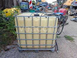 Online aukce:   NÁDRŽ NA NAFTU 1000 L S VÝDEJNÍM ZAŘÍZENÍM