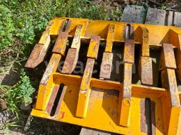 Online aukce: DYNAPAC  JEŽKOVÝ VÁLEC NA DYNAPAC CA 602 D S HŘEBENY (PROTIKUSY)