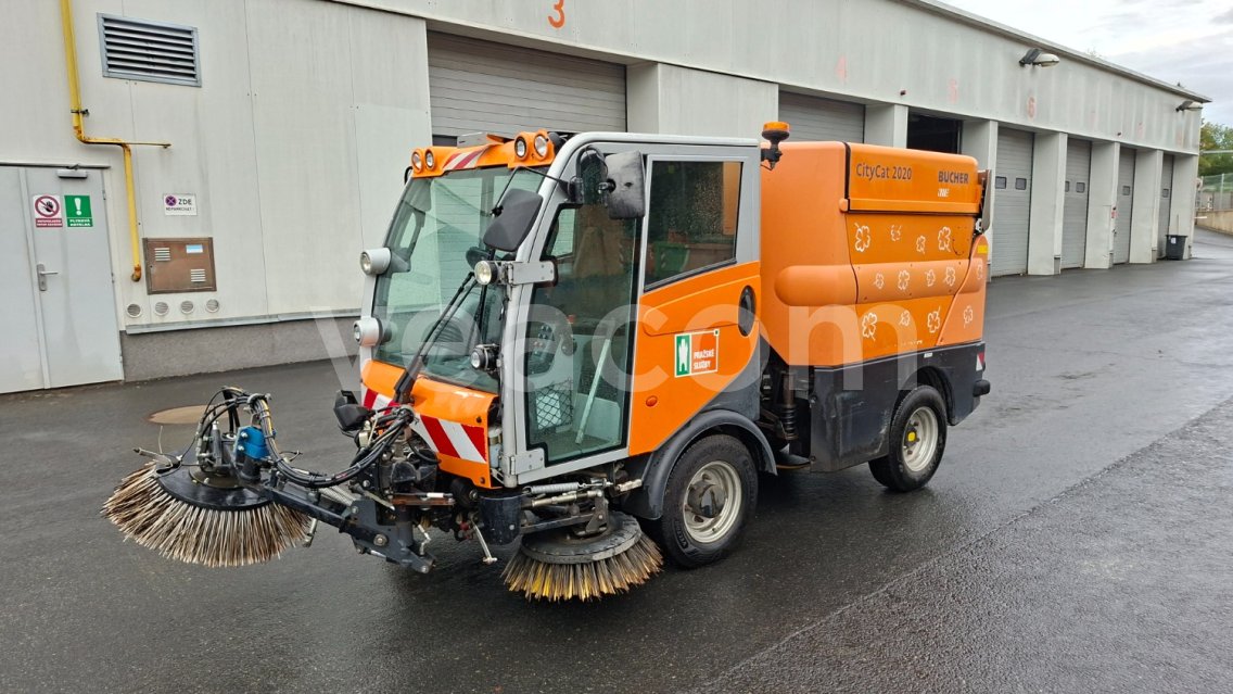 Online aukce: BUCHER  CITYCAT 2020 - 40 + SYPAČ BUCHER TRACON R + SIMED MZS 1302