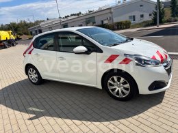 Online aukce: PEUGEOT  208