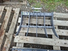 Online aukce:   HRÁBĚ 47 CM NA MINIBAGR