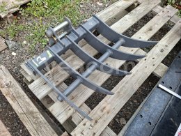 Online aukce:   HRÁBĚ 47 CM NA MINIBAGR