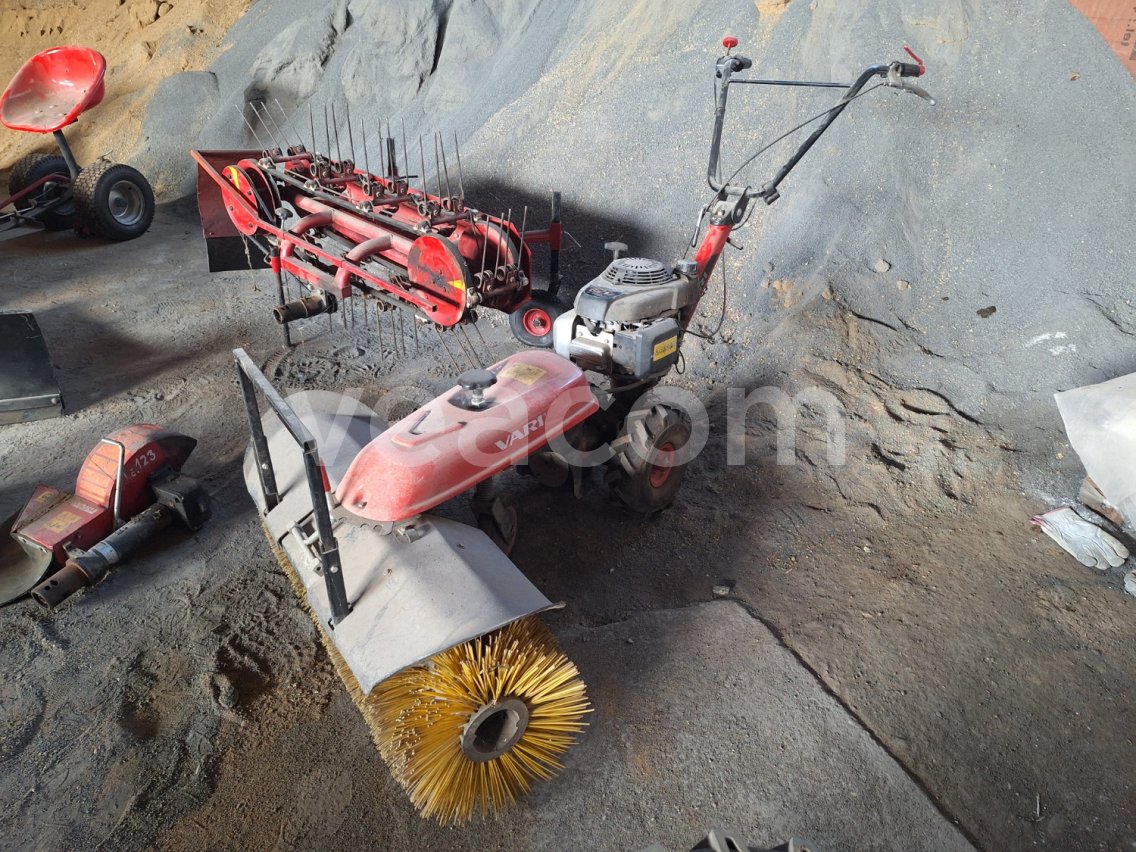 Online aukce:   MALOTRAKTOR VARI HONDA GCV 160
