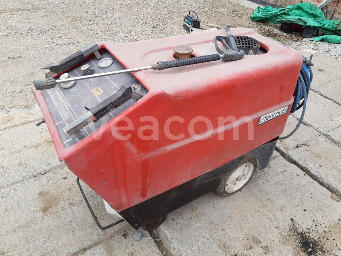 Online auction:   STERIMOB ST A80