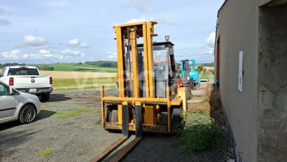 Online-Versteigerung: CAT  V130