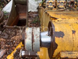 Online aukce: CAT  330