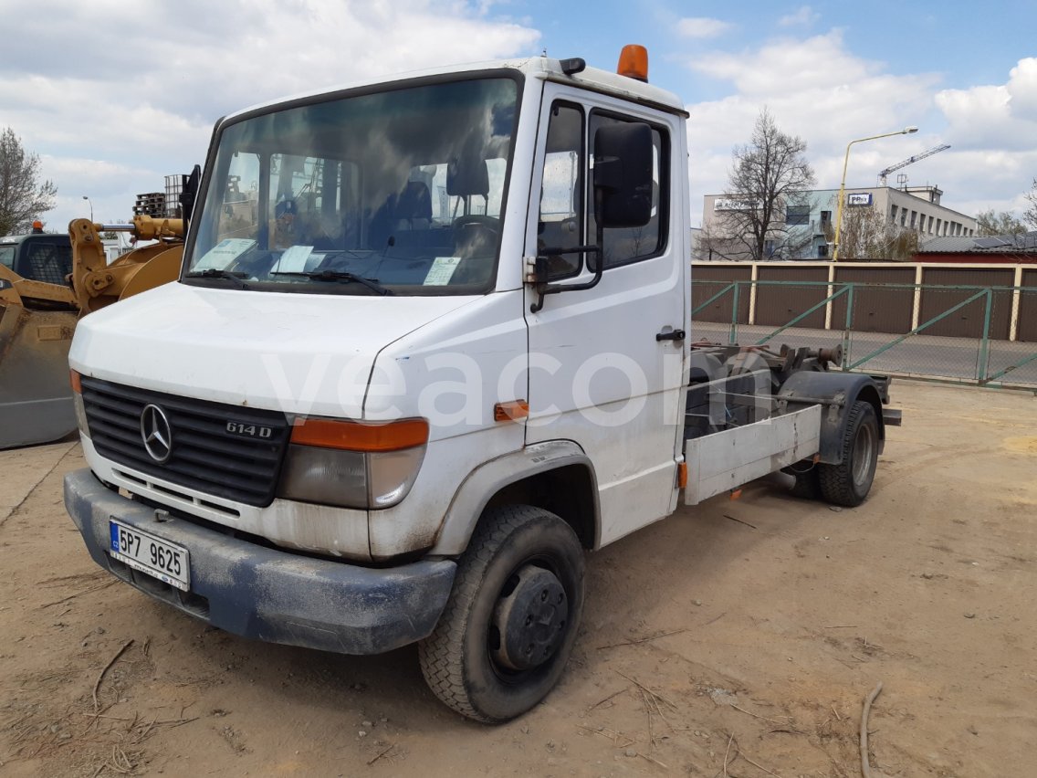 Online árverés: MERCEDES-BENZ  D VARIO 614