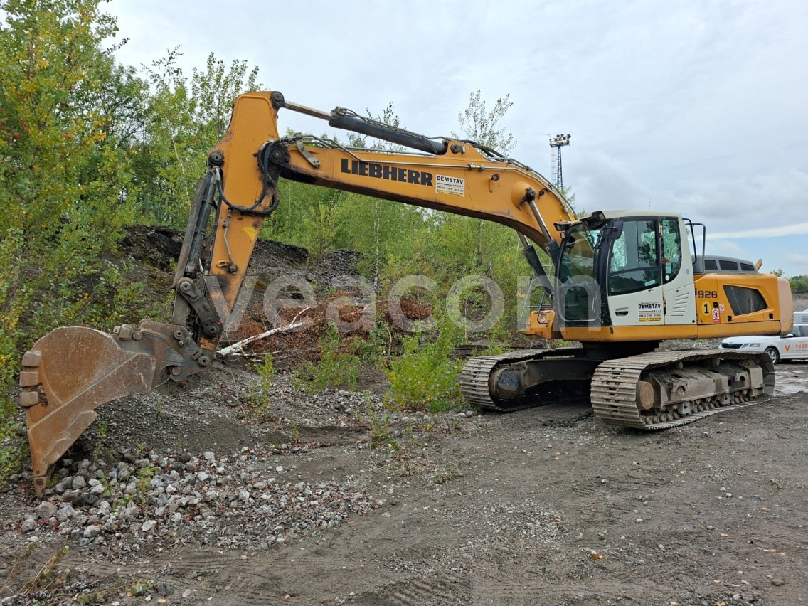 Online auction: LIEBHERR  R926 LC