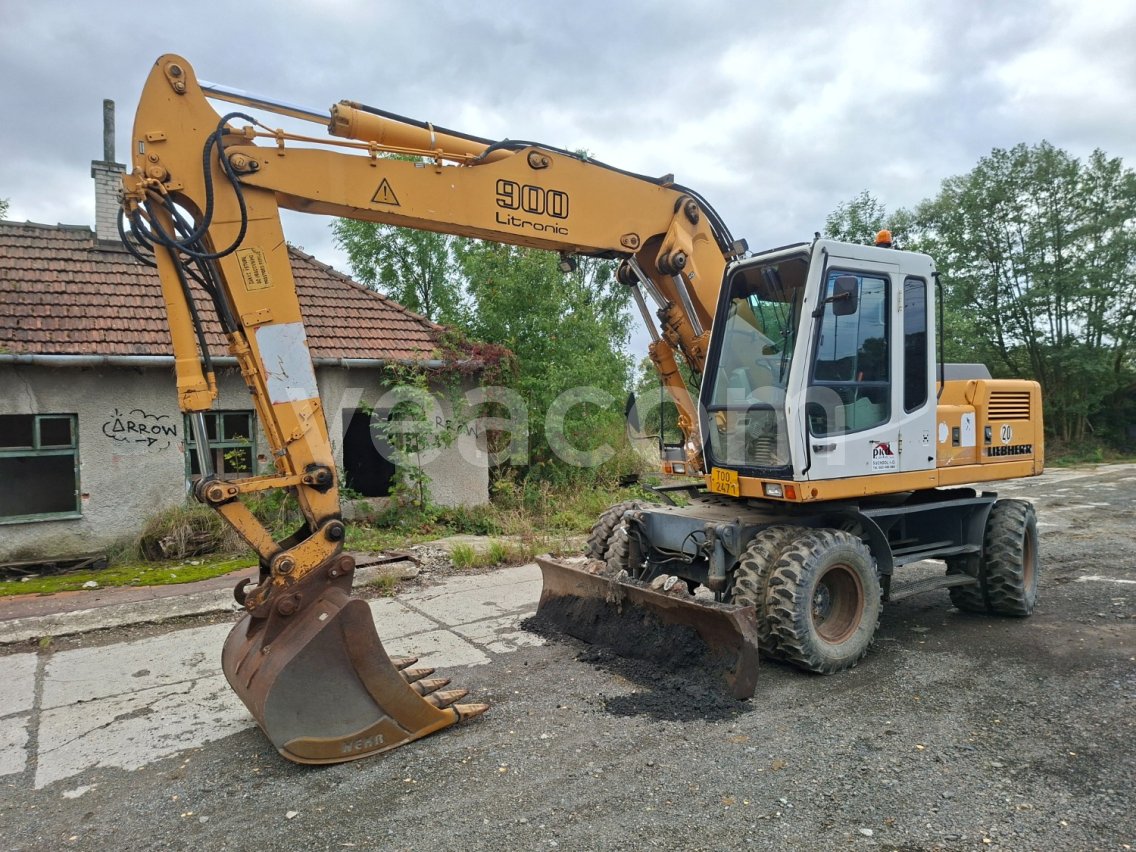 Online aukce: LIEBHERR  A 900 B 4X4