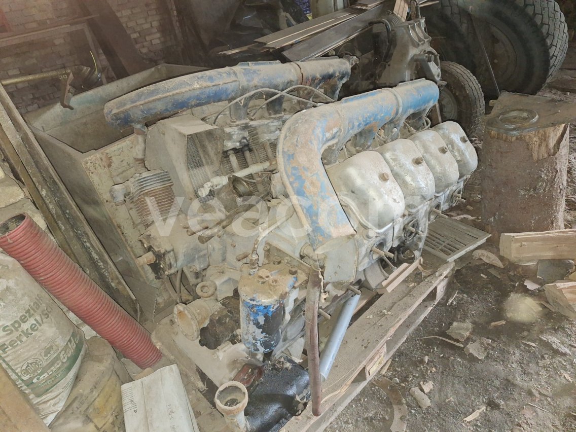 Online aukce:   MOTOR Z TATRA T148