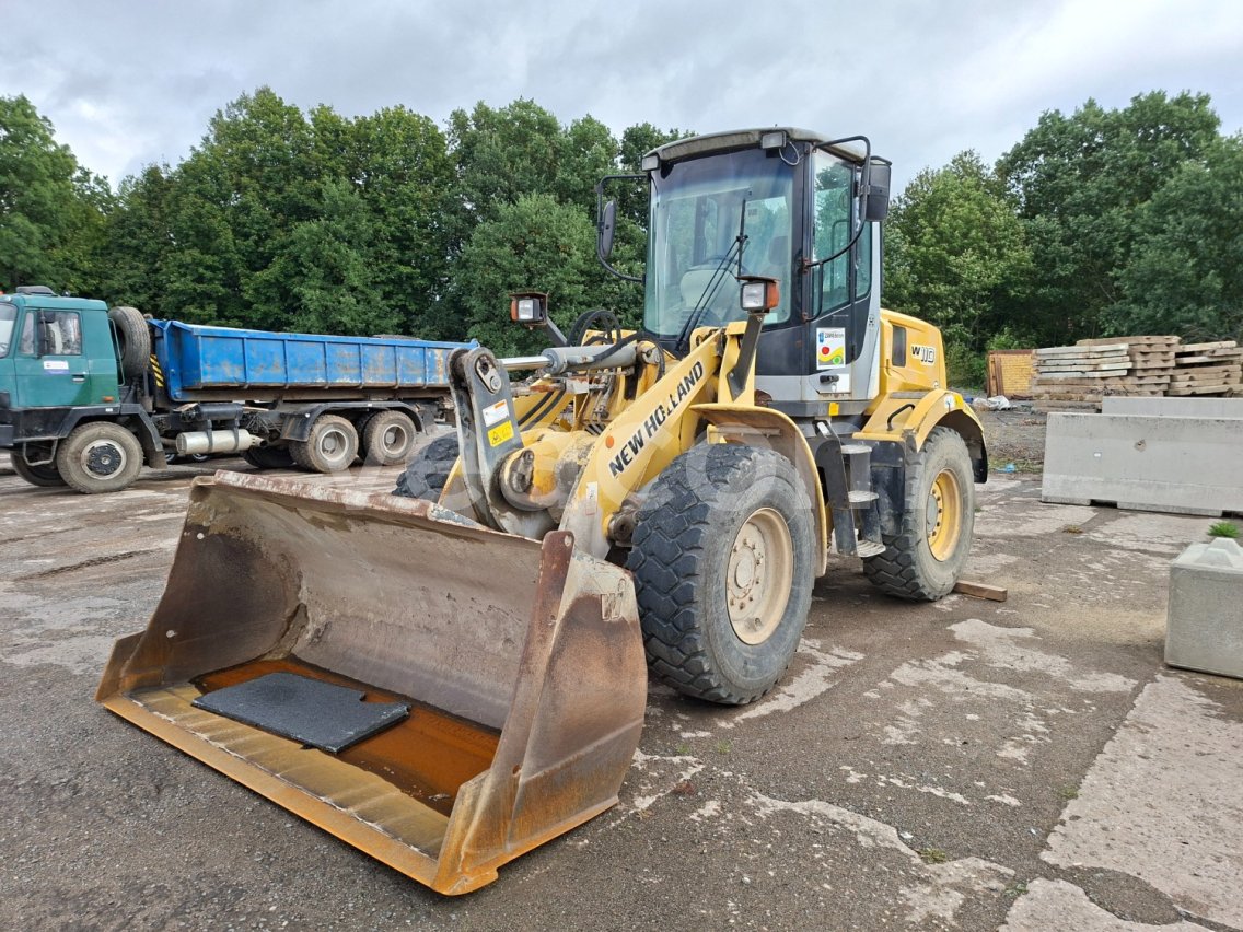 Online aukce: NEW HOLLAND  W 110 B 4X4