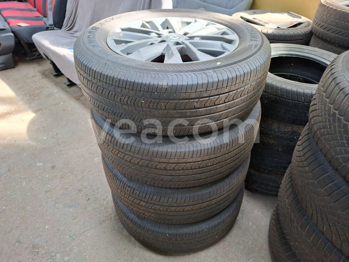 Online aukce:   265/60 R20 112H 4 KS PNEU YOKOHAMA GEOLANDAR X-CV G057