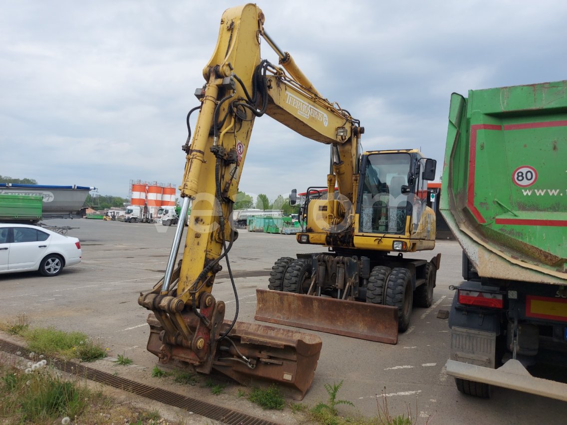 Online auction: KOMATSU  PW 180