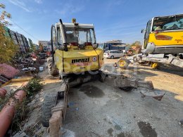 Online aukce: MENZI MUCK  A71