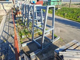 Online aukce:   STOJANY PRO PŘEPRAVU BETONOVÝCH DESEK - 6 KUSŮ