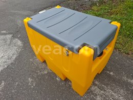 Online aukce:   TANKOVACÍ NÁDRŽ S ČERPADLEM 12 VOLTU 240 LITRŮ