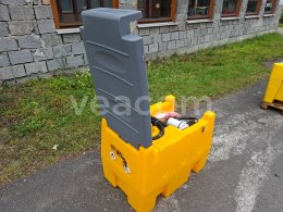 Online aukce:   TANKOVACÍ NÁDRŽ S ČERPADLEM 12 VOLTU 240 LITRŮ