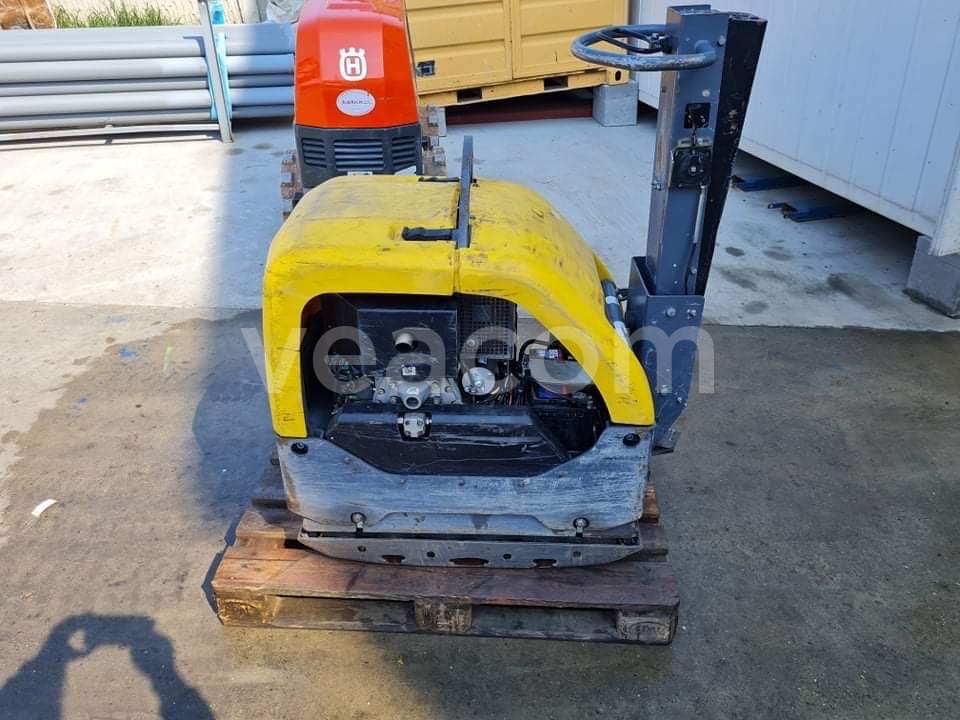 Online auction: ATLAS COPCO LG 504