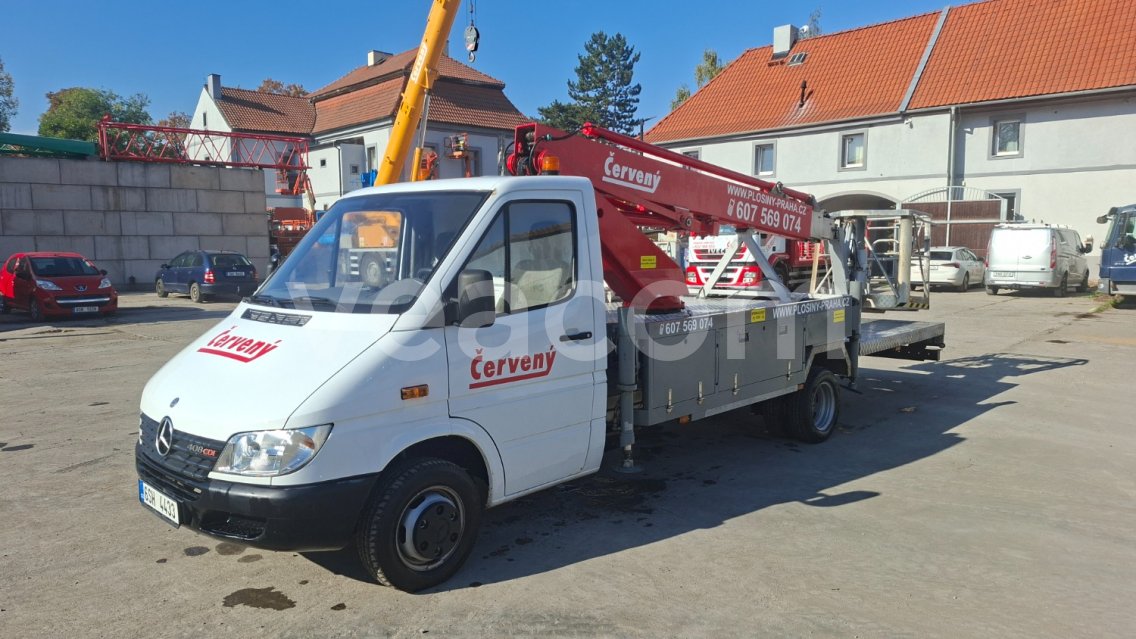 Online aukce: BOMBARD  SPRINTER 413 CDI + PRACOVNÍ PLOŠINA