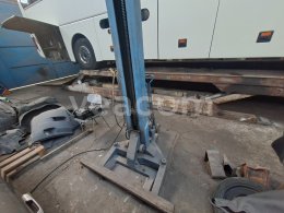 Online aukce:   ZVEDÁKY AUTOBUSOVÉ 2 KS S OVLADAČEM