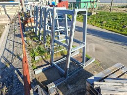 Online aukce:   STOJANY PRO PŘEPRAVU BETONOVÝCH DESEK - 6 KUSŮ