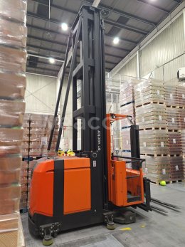Online aukce: TOYOTA  VCE 100