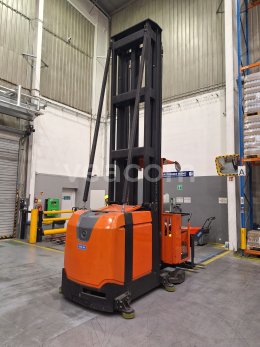 Online aukce: TOYOTA  VCE 100