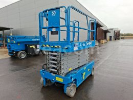 Online aukce:  SAMOHYBNÁ NŮŽKOVÁ PRACOVNÍ PLOŠINA GENIE GS 4047