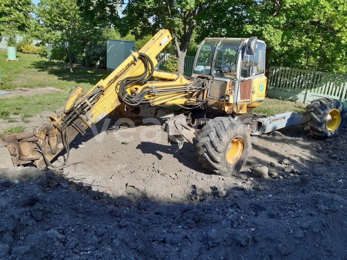 Online aukce: MENZI MUCK  A71