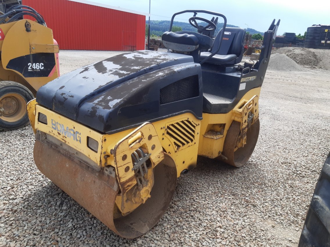 Online auction: BOMAG  120 AD-4