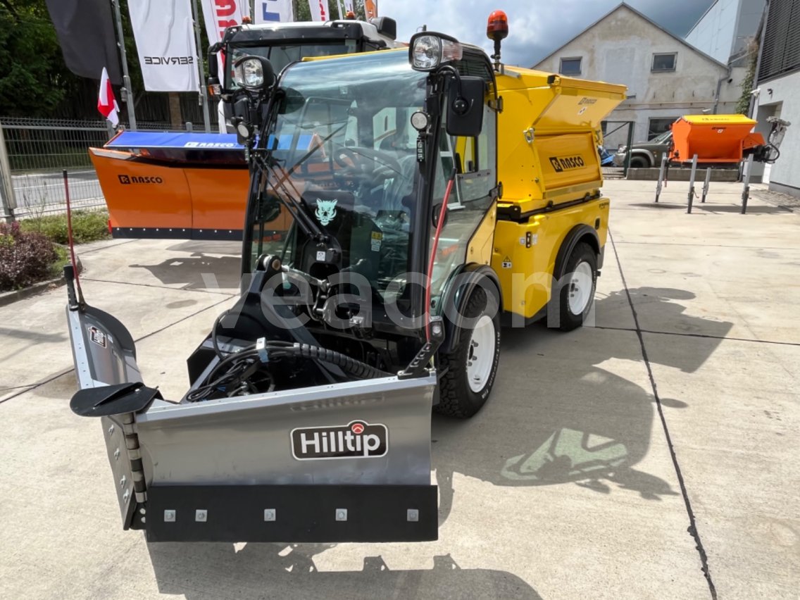 Online auction:   MULTIHOG CX75