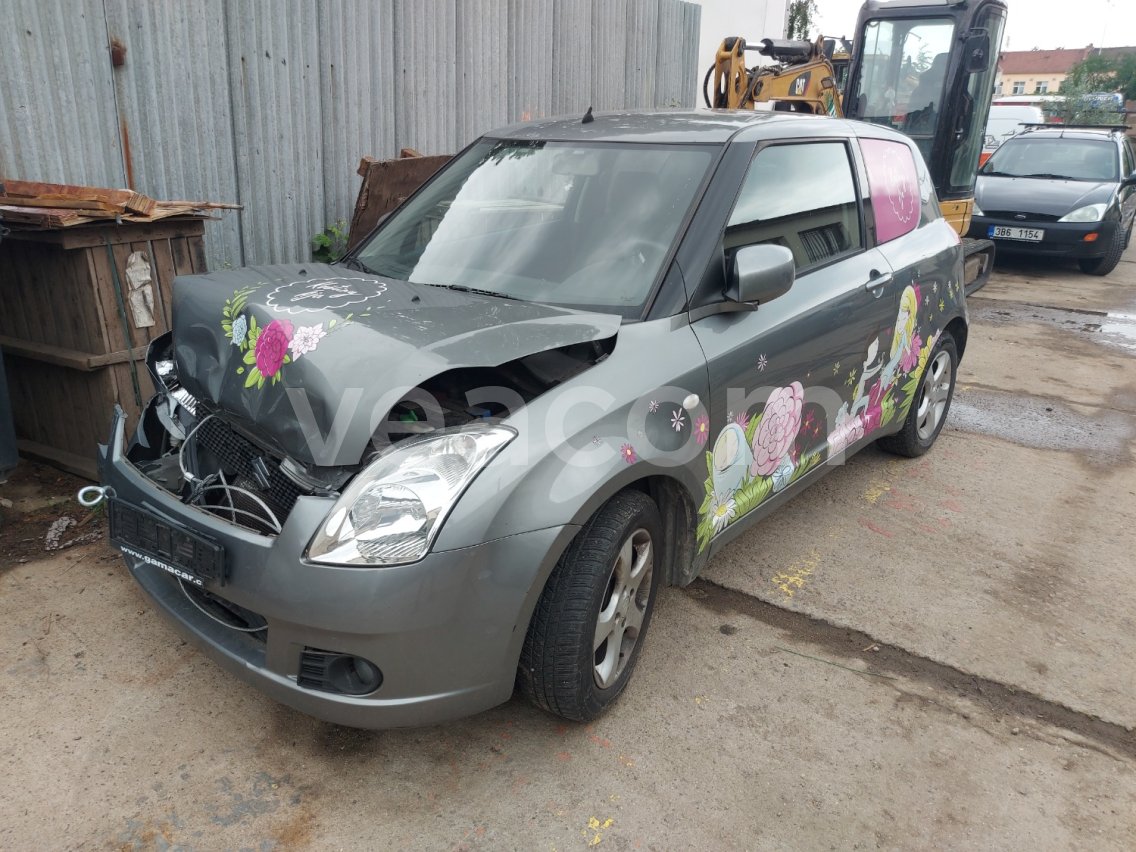 Online auction: SUZUKI  SWIFT 1.3