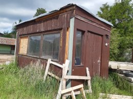 Online aukce:   Dřevěná bouda