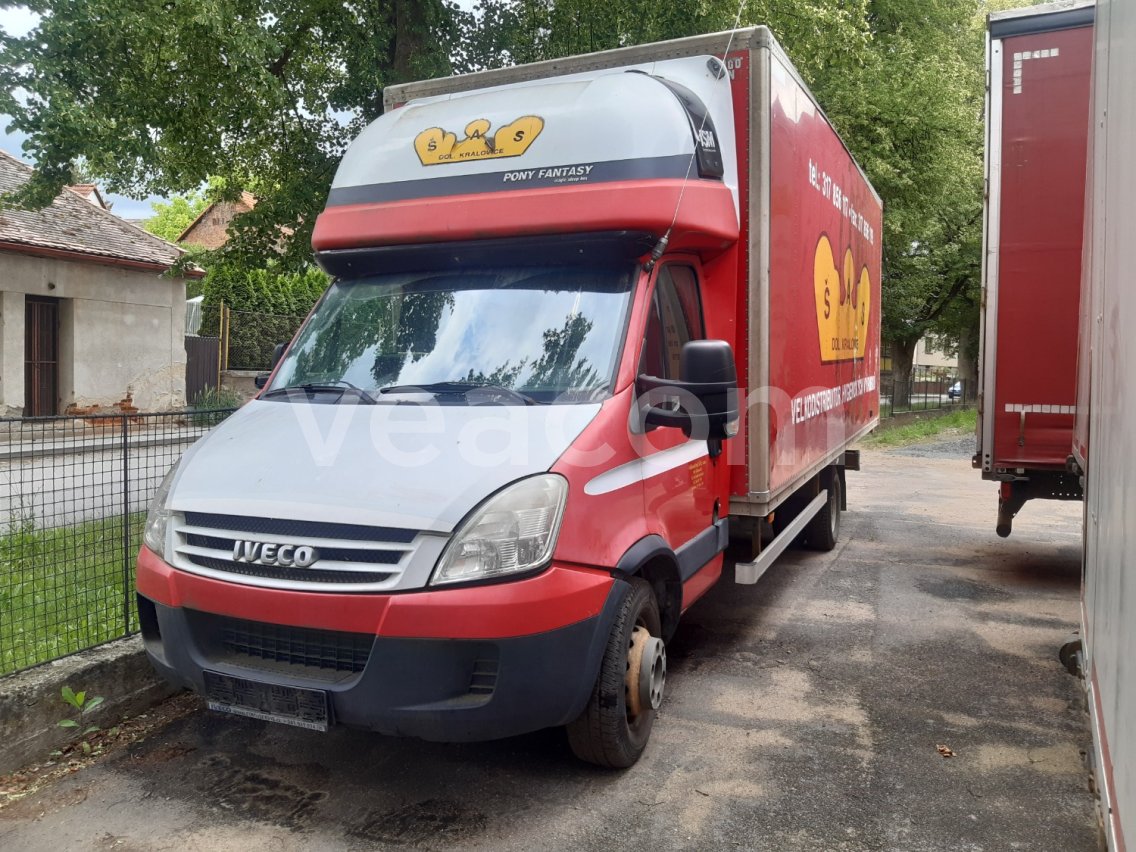 Online auction: IVECO  DAILY